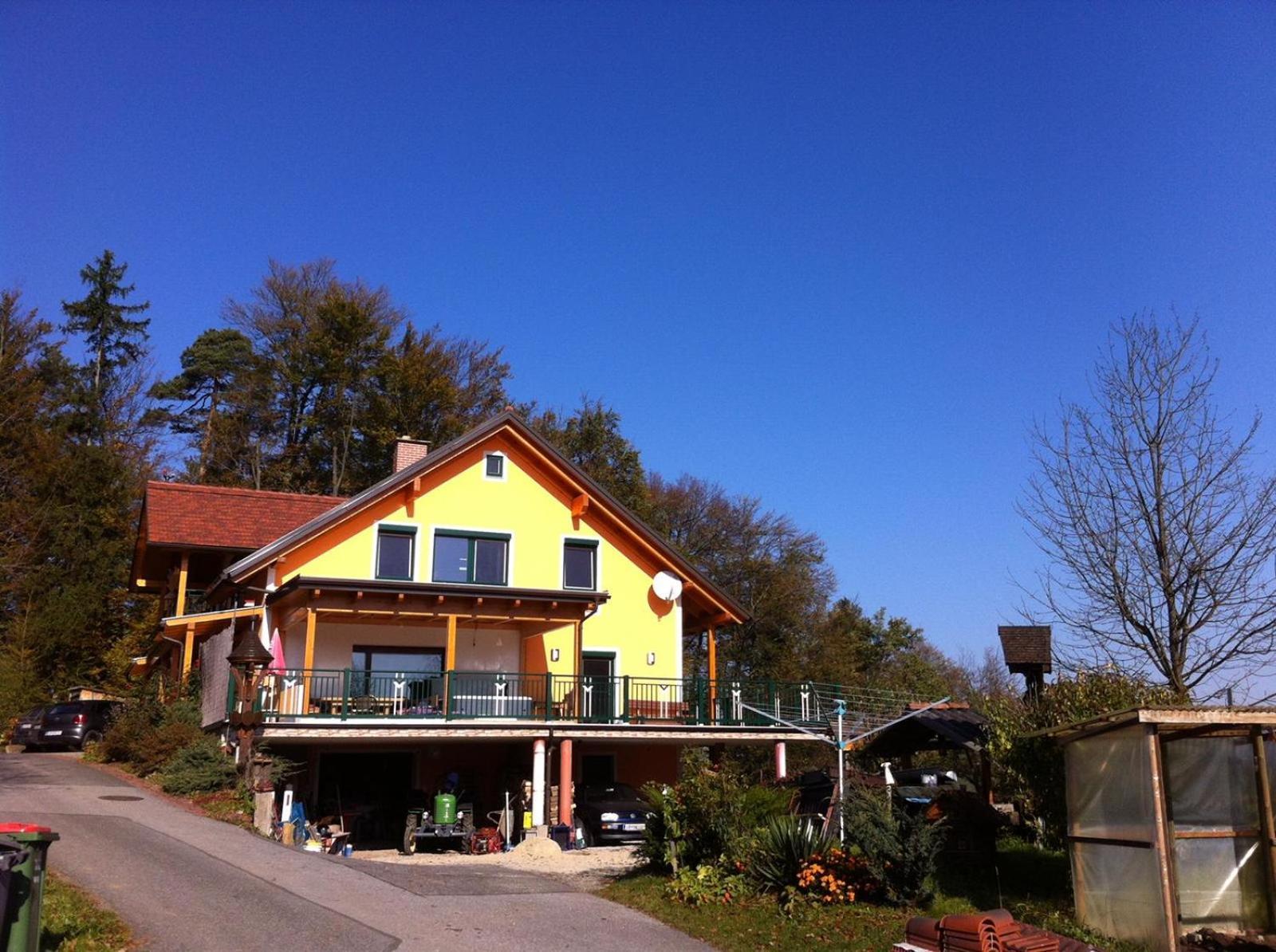 Gaestehaus Schmid Apartment Sankt Johann im Saggautal Exterior photo