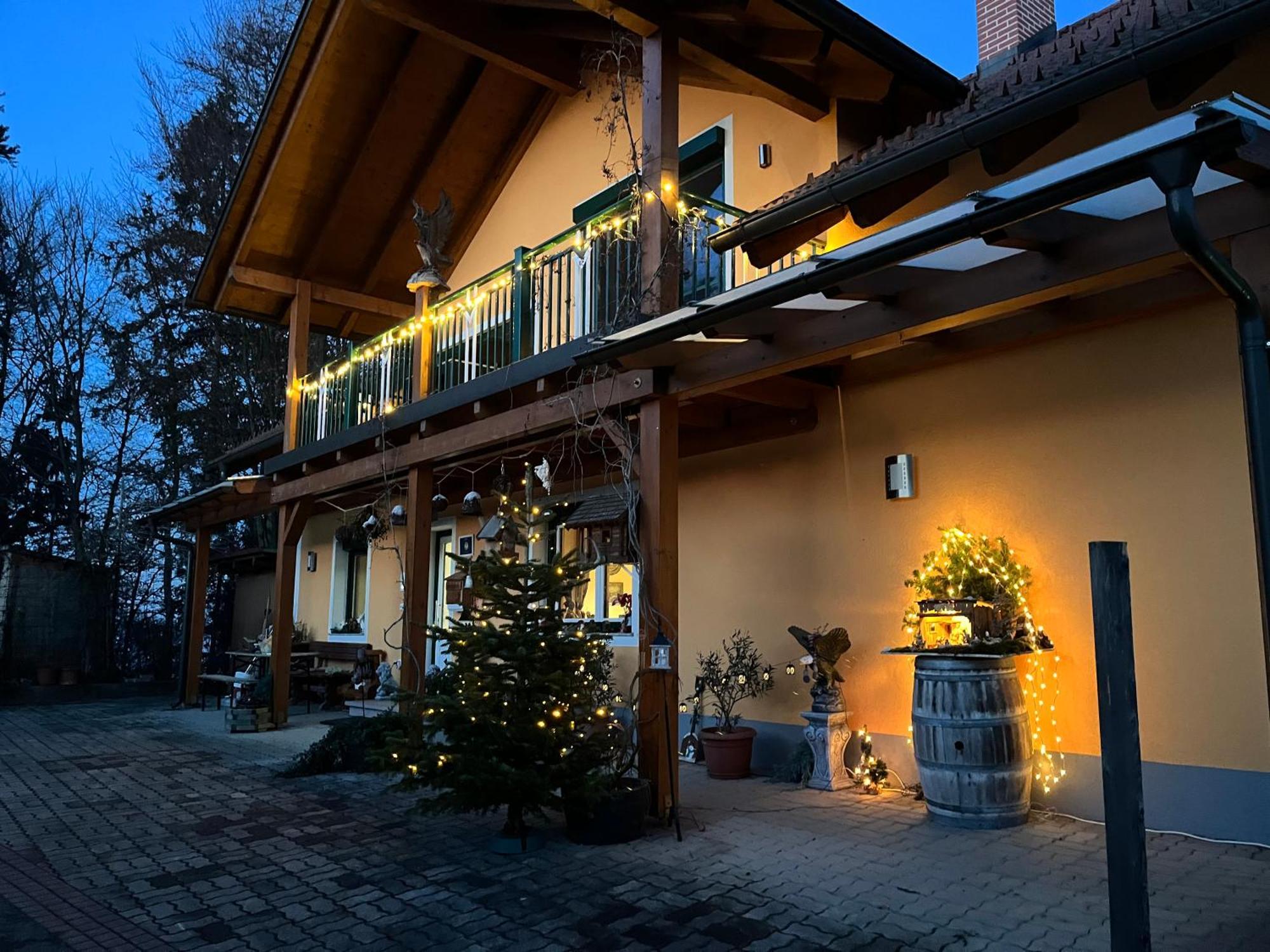 Gaestehaus Schmid Apartment Sankt Johann im Saggautal Exterior photo